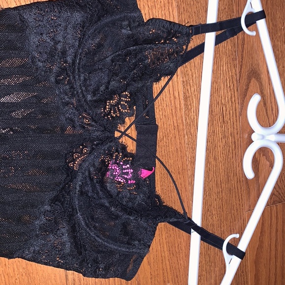 Lingerie - Picture 3 of 6